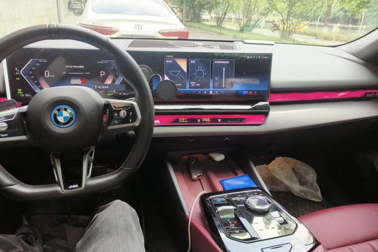 Used BMW i5 2024 eDrive 35L Luxury Model with M Sport Package Audio And AC Panel