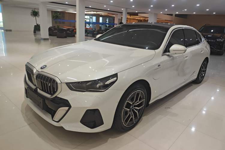 Used BMW i5 2024 eDrive 35L Luxury Model with M Sport Package Guazi used car, China used car export, Used car for sale, Used  cars, Cheapest cars for sale