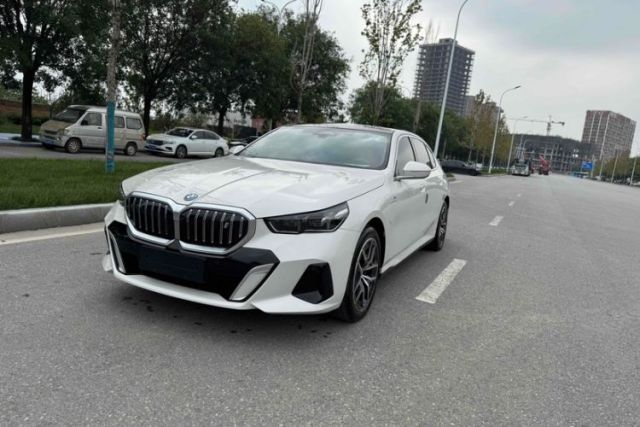 Used BMW i5 2024 eDrive 35L Luxury Model with M Sport Package