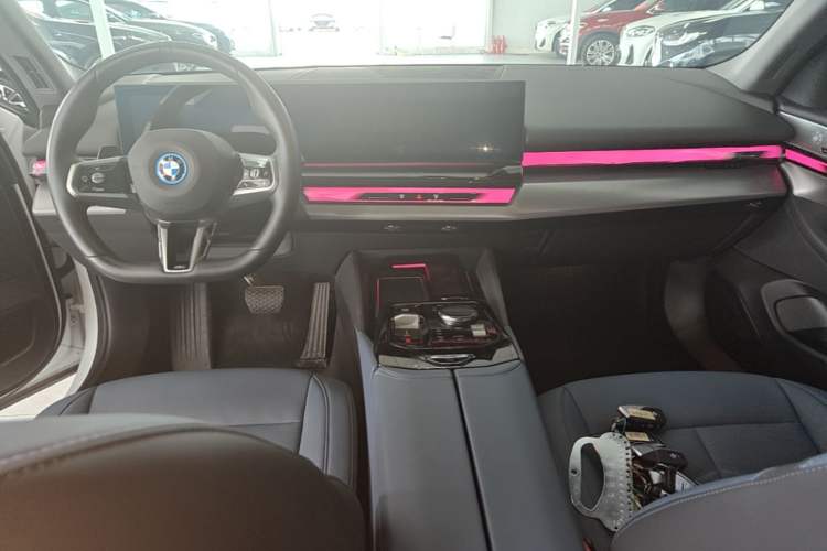 Used BMW i5 2024 eDrive 35L Luxury Model with M Sport Package Center Console