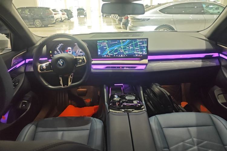 Used BMW i5 2024 eDrive 35L Luxury Model with M Sport Package Center Console