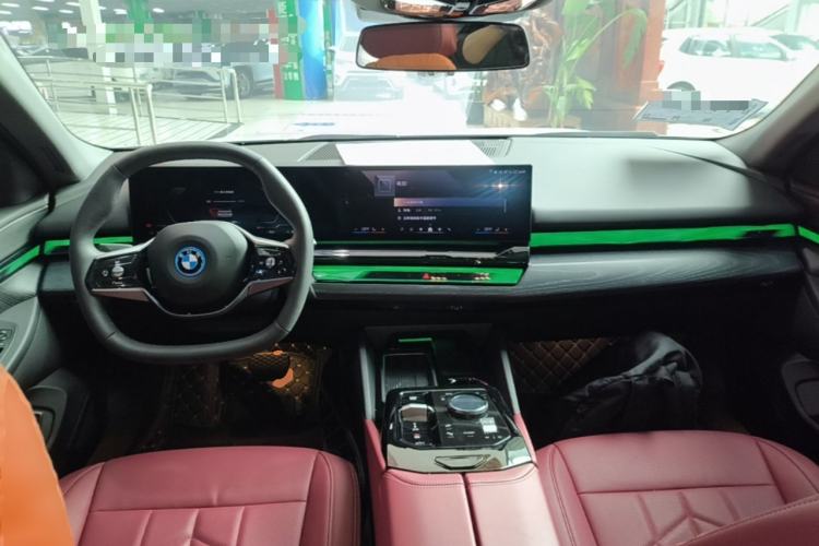 Used BMW i5 2024 eDrive 35L Luxury Package Center Console