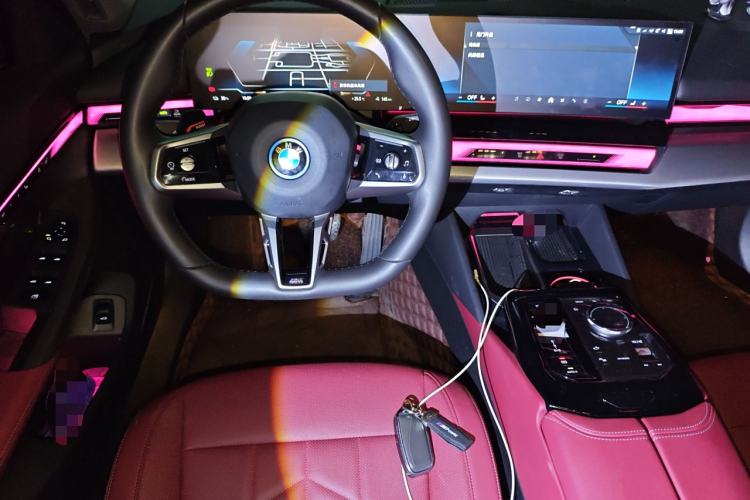 Used BMW i5 2024 eDrive 35L M Sport Package Center Console