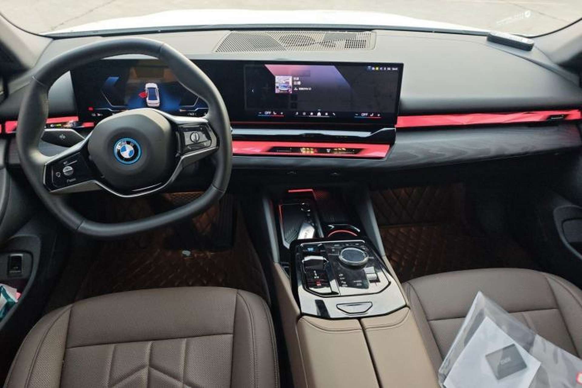 Used BMW i5 2024 eDrive 35L Luxury Package Center Console