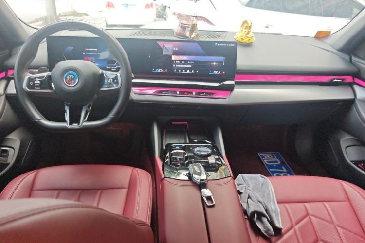 Used BMW i5 2024 eDrive 35L M Sport Package Center Console