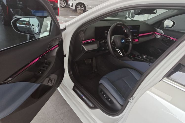 Used BMW i5 2024 eDrive 35L Luxury Model with M Sport Package Driver Seat