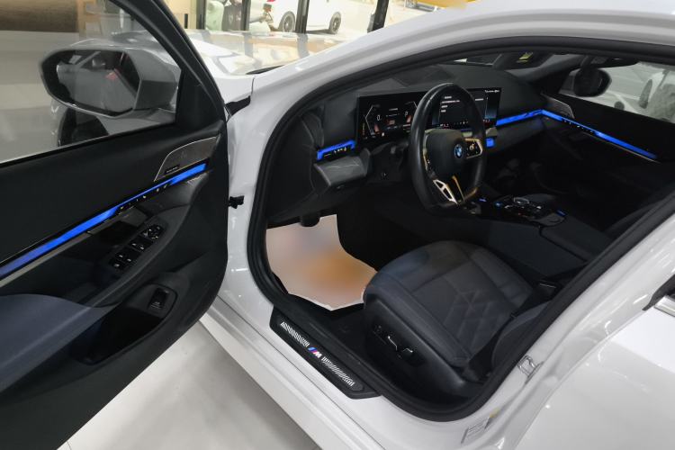 Used BMW i5 2024 eDrive 35L Luxury Model with M Sport Package Driver Seat