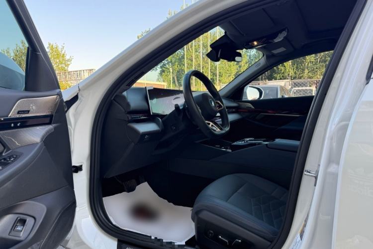 Used BMW i5 2024 eDrive 35L Luxury Model with M Sport Package Driver Seat
