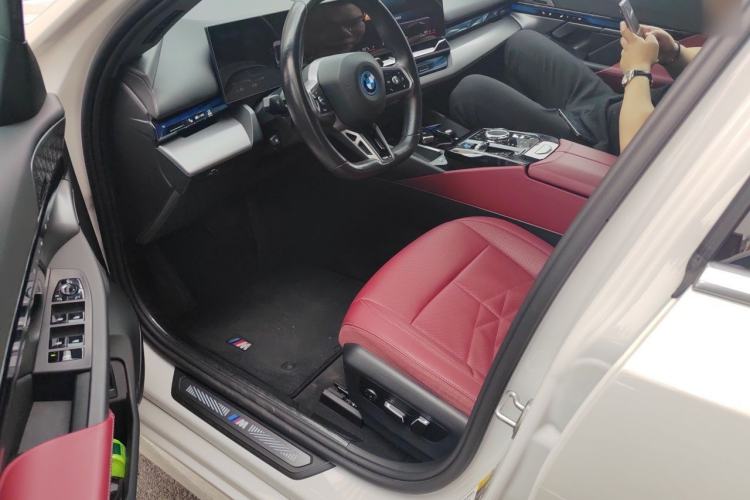 Used BMW i5 2024 eDrive 35L Luxury Model with M Sport Package Driver Seat