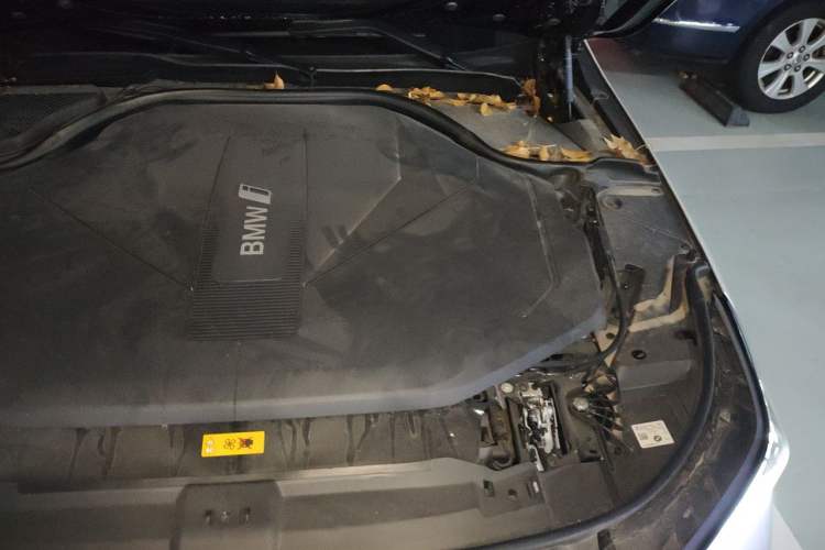 Used BMW i5 2024 eDrive 35L Luxury Package Engine Bay Left