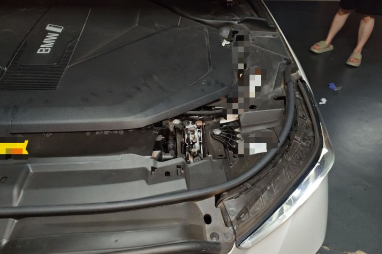 Used BMW i5 2024 eDrive 35L M Sport Package Engine Bay Left