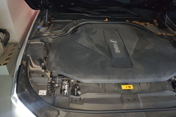 Used BMW i5 2024 eDrive 35L Luxury Package Engine Bay Right