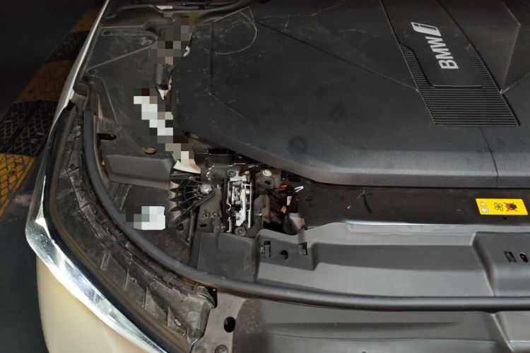 Used BMW i5 2024 eDrive 35L M Sport Package Engine Bay Right