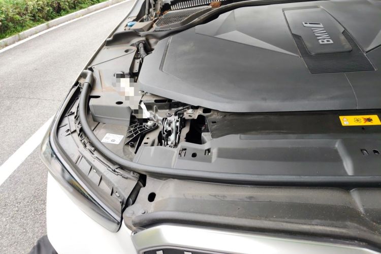 Used BMW i5 2024 eDrive 35L M Sport Package Engine Bay Right
