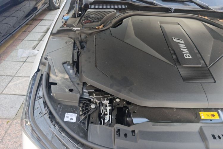 Used BMW i5 2024 eDrive 35L M Sport Package Engine Bay Right