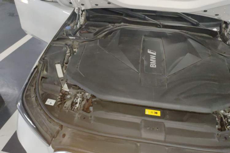 Used BMW i5 2024 eDrive 35L Luxury Package Engine Bay Right