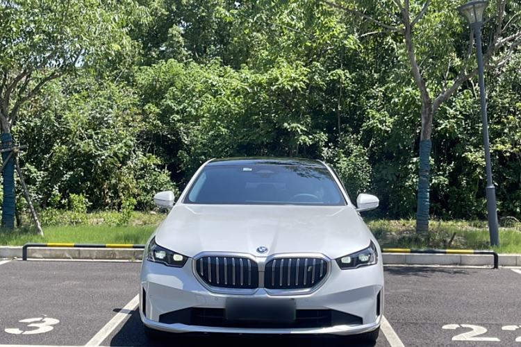 Used BMW i5 2024 eDrive 35L Luxury Package Exterior 1