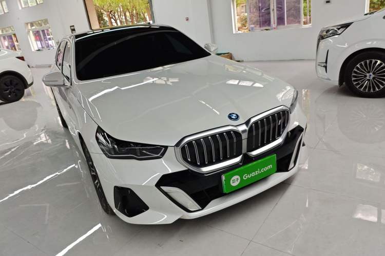 Used BMW i5 2024 eDrive 35L Luxury Model with M Sport Package Exterior 2