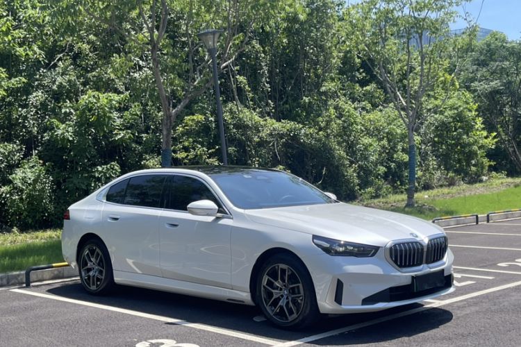 Used BMW i5 2024 eDrive 35L Luxury Package Exterior 3