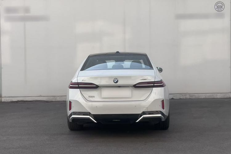Used BMW i5 2024 eDrive 35L M Sport Package Exterior 3
