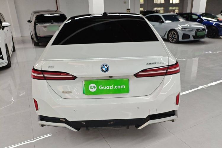 Used BMW i5 2024 eDrive 35L Luxury Model with M Sport Package Exterior 4