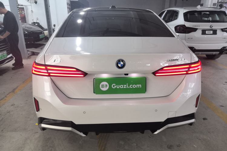Used BMW i5 2024 eDrive 35L M Sport Package Exterior 4