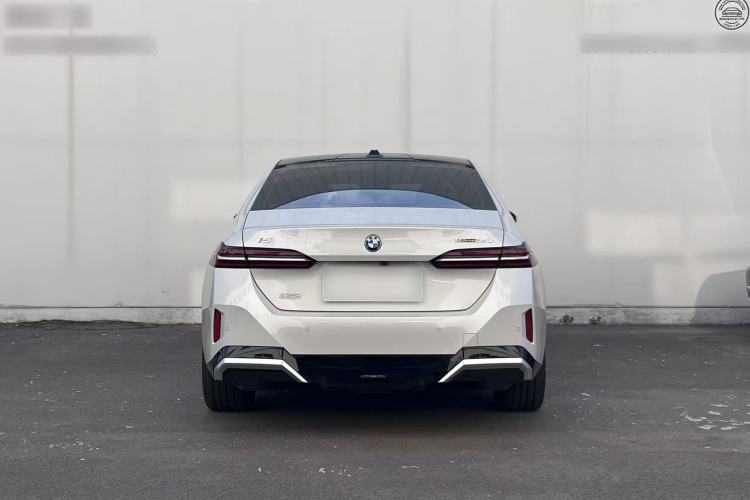 Used BMW i5 2024 eDrive 35L Luxury Model with M Sport Package Exterior 5