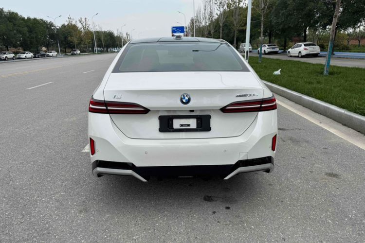 Used BMW i5 2024 eDrive 35L Luxury Model with M Sport Package Exterior 5