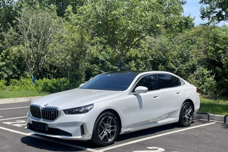 Used BMW i5 2024 eDrive 35L Luxury Package Exterior 5