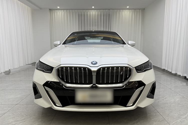Used BMW i5 2024 eDrive 35L M Sport Package Exterior 5