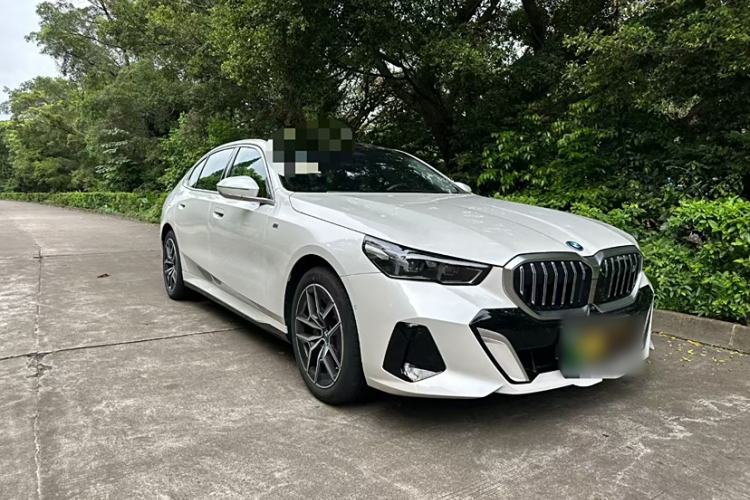 Used BMW i5 2024 eDrive 35L Luxury Model with M Sport Package Exterior 5