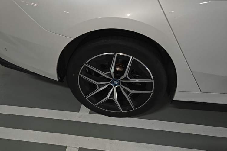 Used BMW i5 2024 eDrive 35L M Sport Package Exterior 5