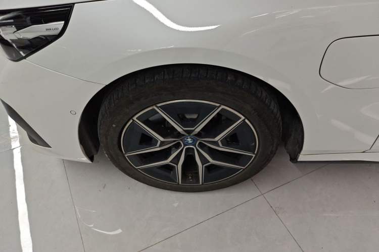 Used BMW i5 2024 eDrive 35L Luxury Model with M Sport Package Exterior 7