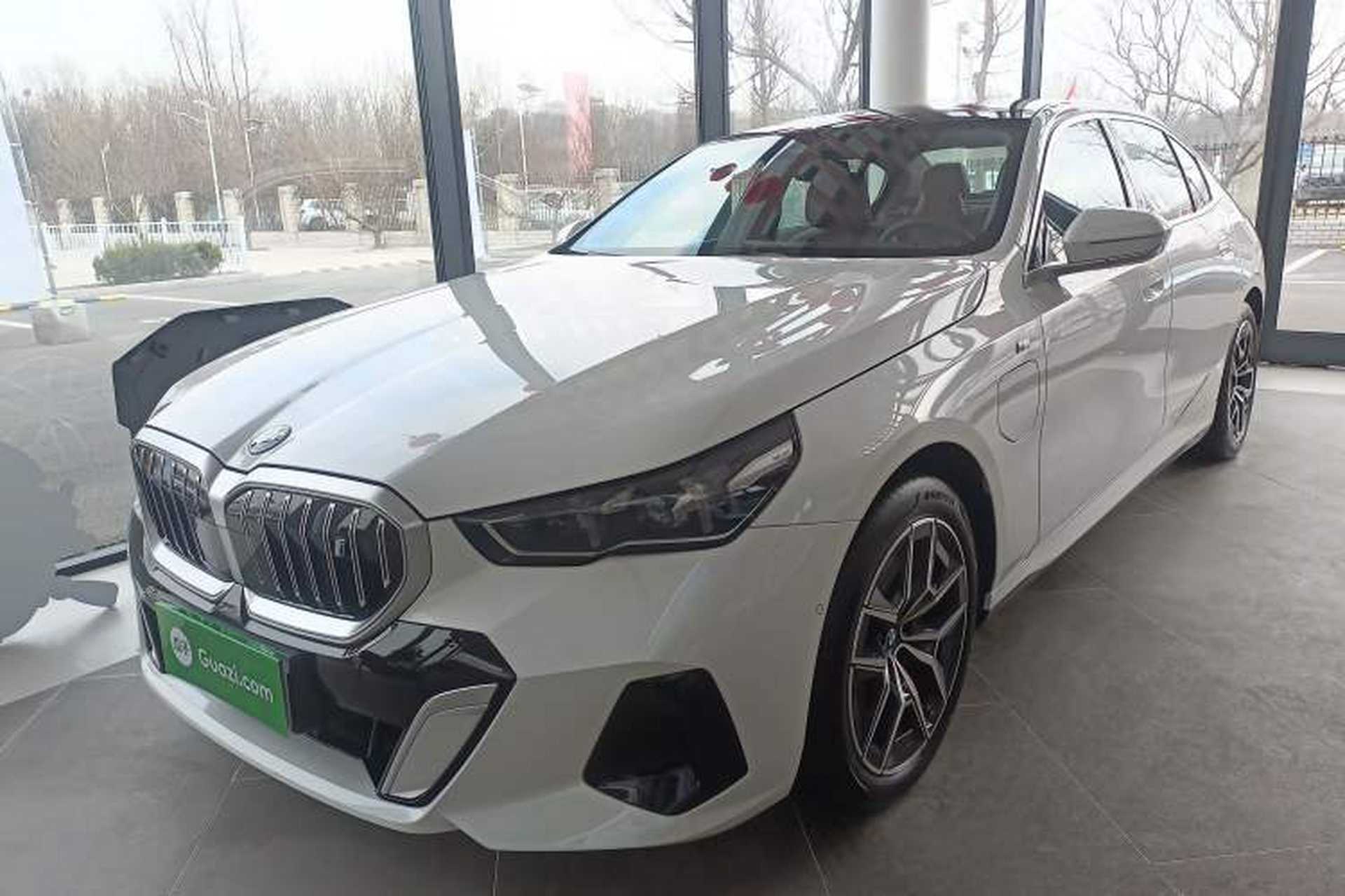 Used BMW i5 2024 eDrive 35L M Sport Package Front Left 45 Deg