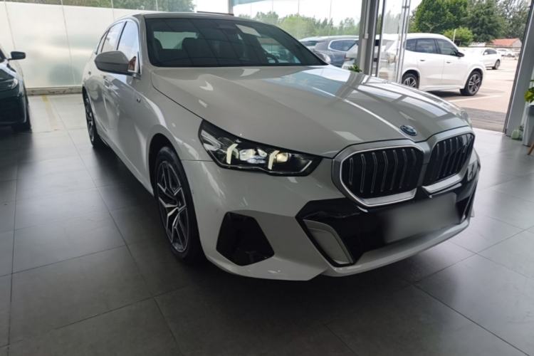 Used BMW i5 2024 eDrive 35L M Sport Package Front Right 45 Deg