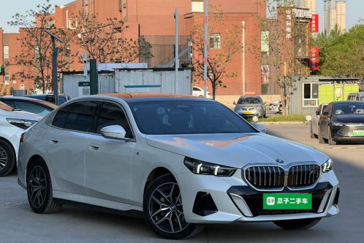 Used BMW i5 2024 eDrive 35L Luxury Model with M Sport Package Front Right 45 Deg