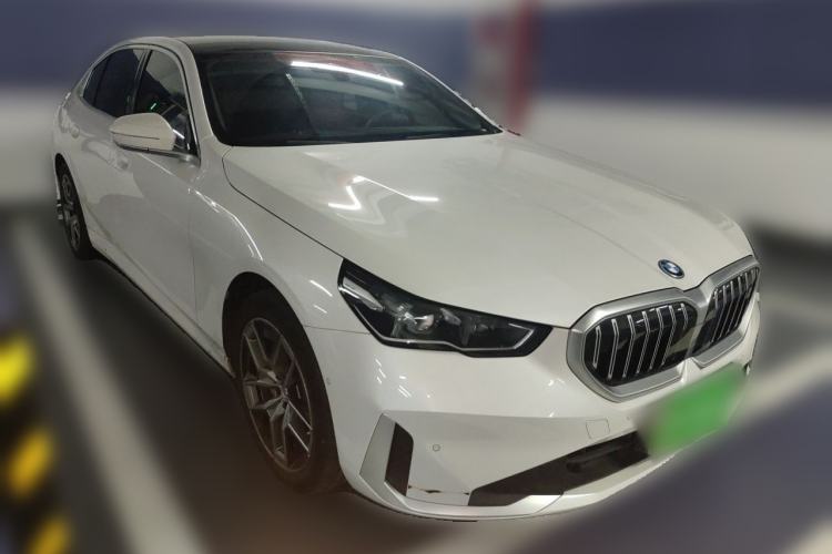 Used BMW i5 2024 eDrive 35L Luxury Package Front Right 45 Deg