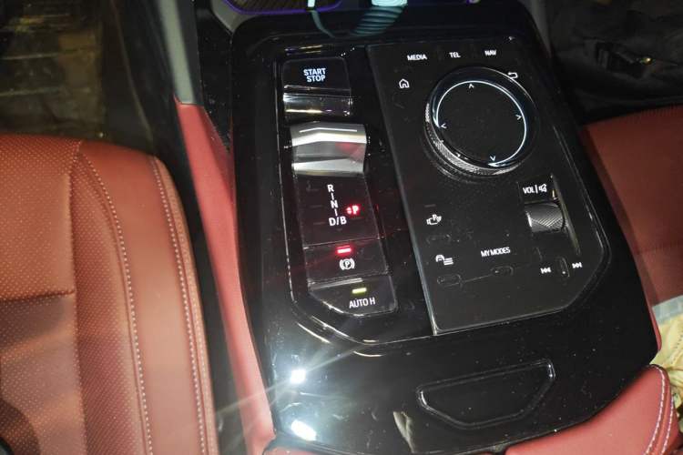 Used BMW i5 2024 eDrive 35L Luxury Package Gear Lever