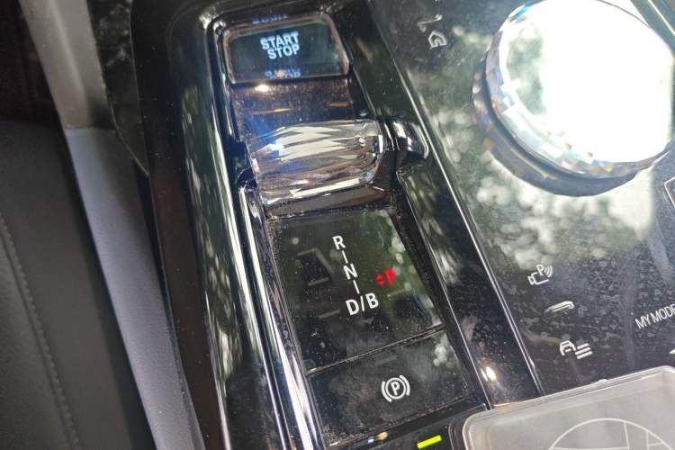 Used BMW i5 2024 eDrive 35L Luxury Package Gear Lever