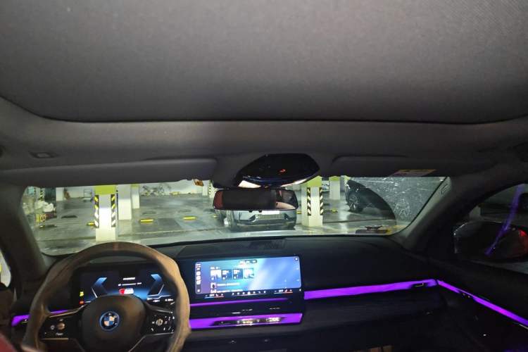 Used BMW i5 2024 eDrive 35L Luxury Package Headliner