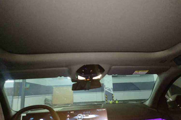 Used BMW i5 2024 eDrive 35L Luxury Package Headliner