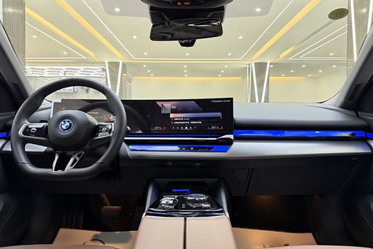 Used BMW i5 2024 eDrive 35L M Sport Package Interior 1
