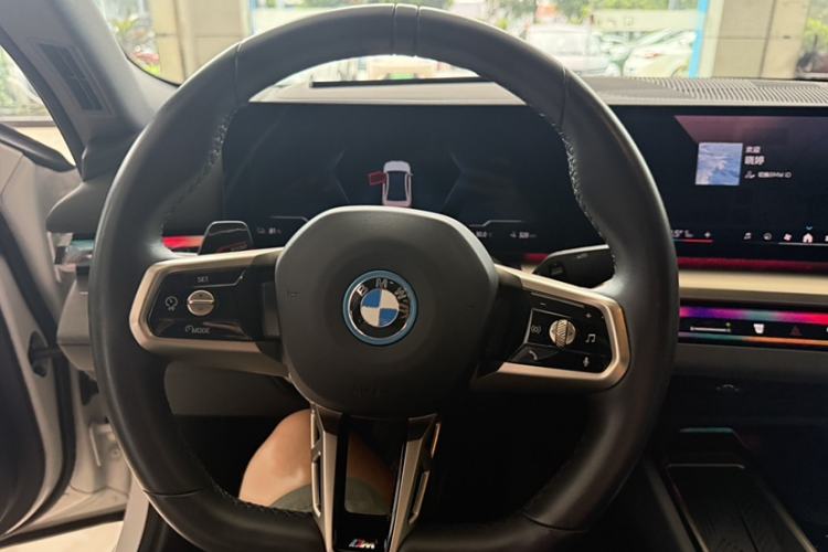 Used BMW i5 2024 eDrive 35L Luxury Model with M Sport Package Interior 1