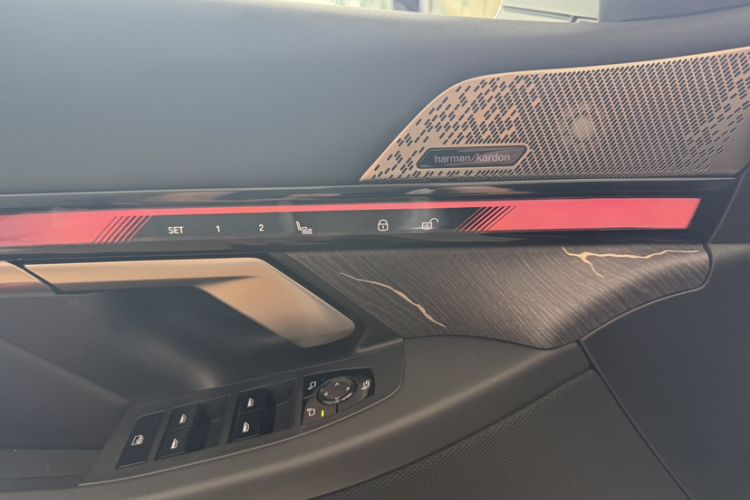 Used BMW i5 2024 eDrive 35L Luxury Model with M Sport Package Interior 12
