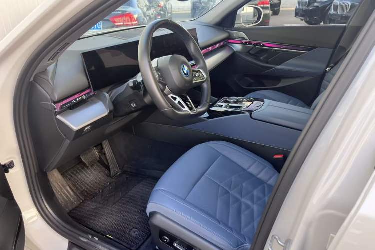 Used BMW i5 2024 eDrive 35L Luxury Model with M Sport Package Interior 2