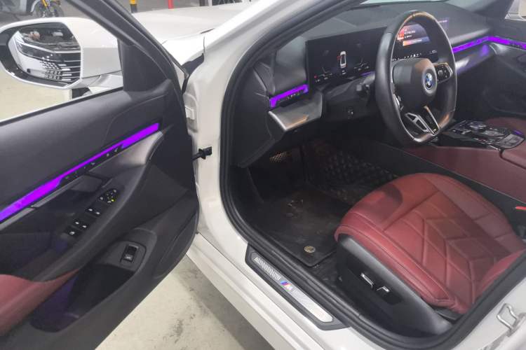 Used BMW i5 2024 eDrive 35L M Sport Package Interior 2