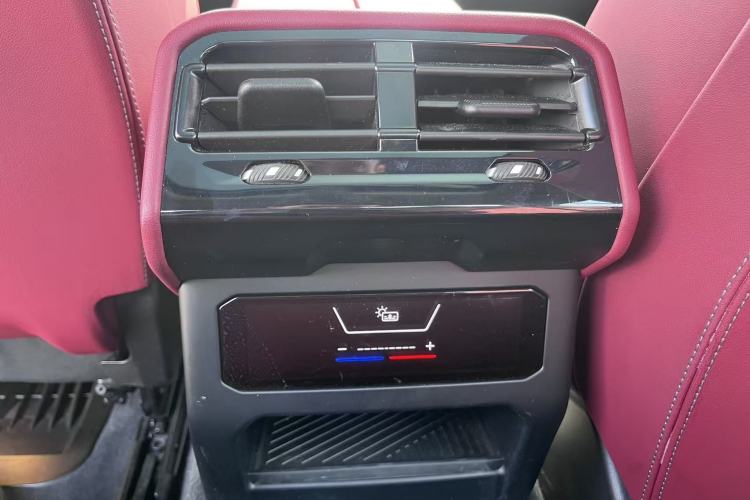 Used BMW i5 2024 eDrive 35L M Sport Package Interior 2