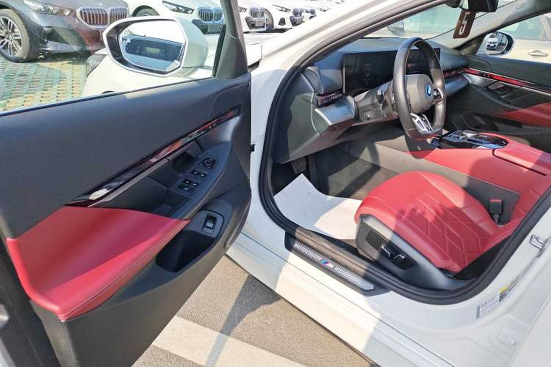 Used BMW i5 2024 eDrive 35L M Sport Package Interior 3