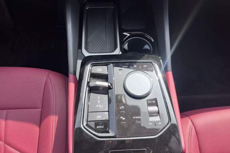 Used BMW i5 2024 eDrive 35L M Sport Package Interior 3