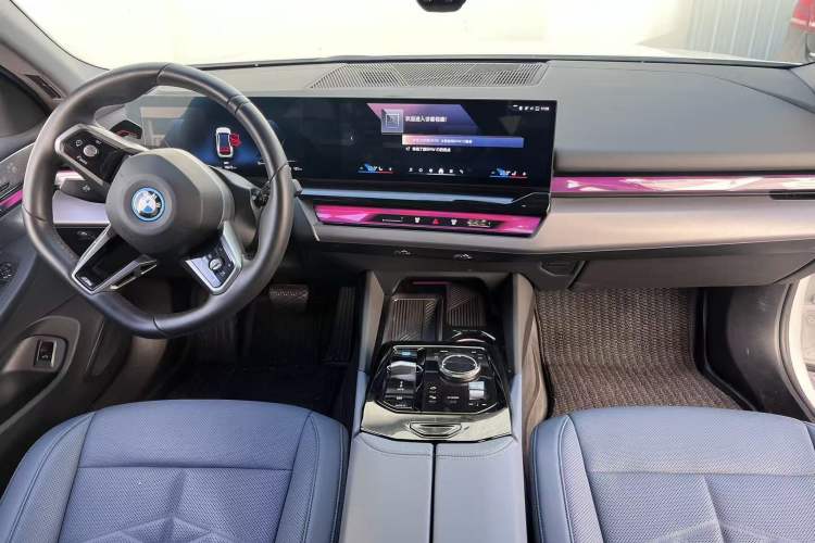 Used BMW i5 2024 eDrive 35L Luxury Model with M Sport Package Interior 4